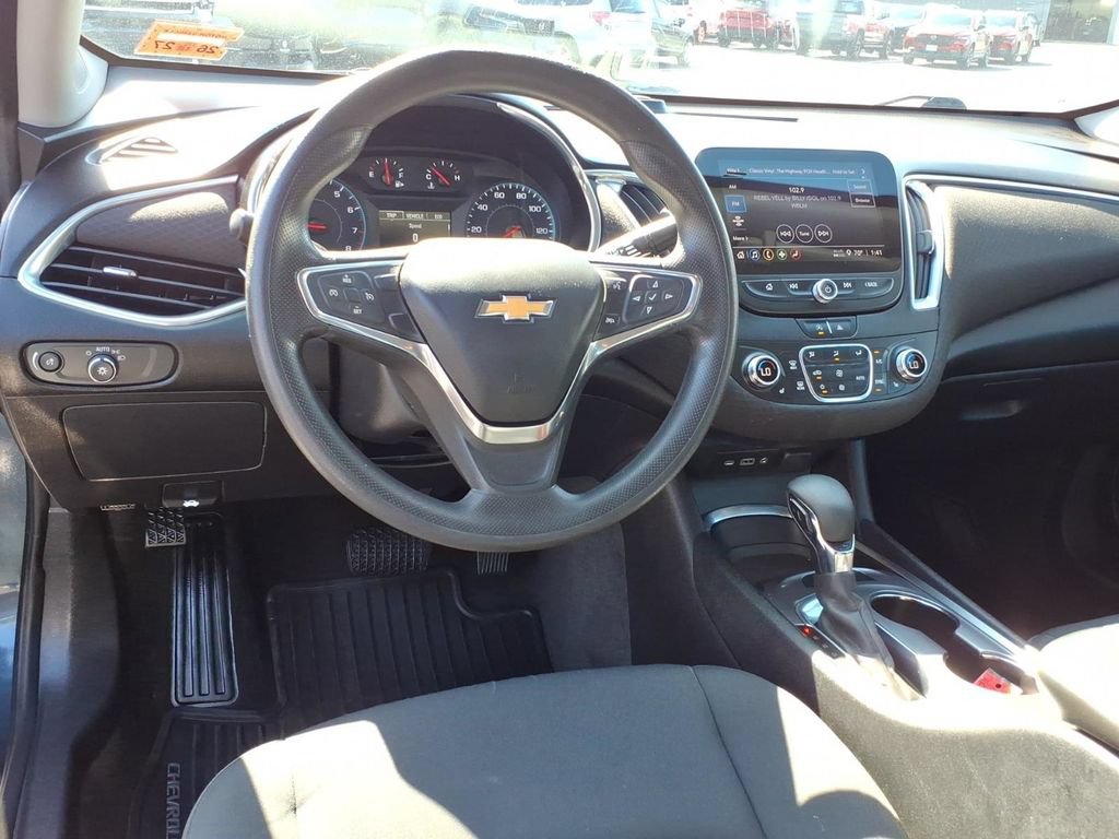 Used 2021 Chevrolet Malibu LT FWD image 14