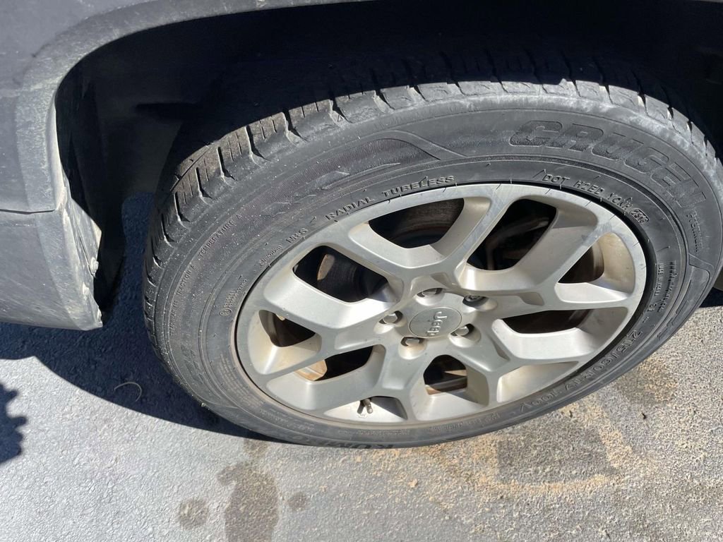 Used 2017 Jeep Renegade Latitude image 10