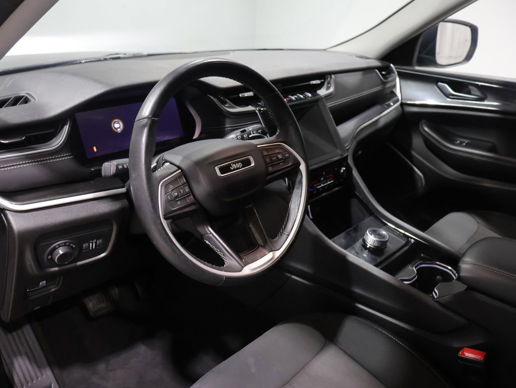 Certified 2022 Jeep Grand Cherokee L Laredo w/ Luxury Tech Group I AWD/4WD image 15