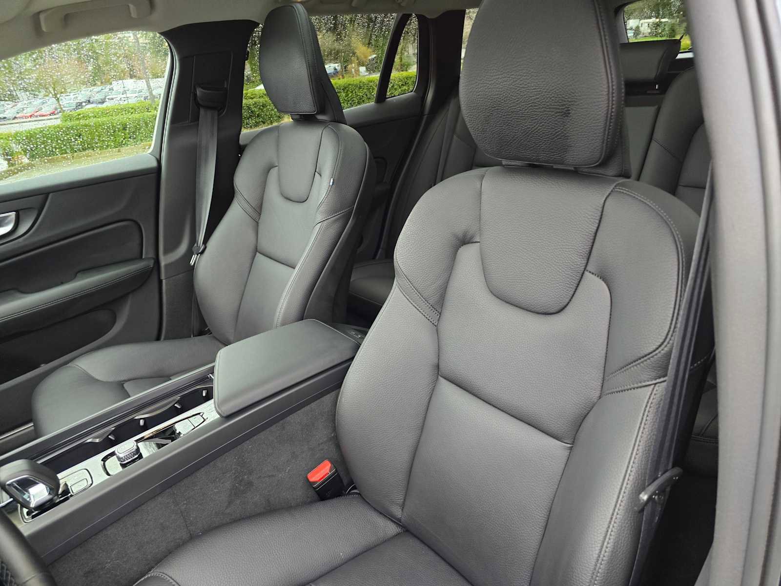 Certified 2025 Volvo V60 B5 Cross Country Plus image 21