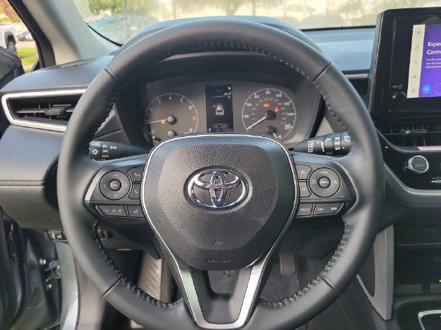 Used 2024 Toyota Corolla Cross LE AWD/4WD image 14