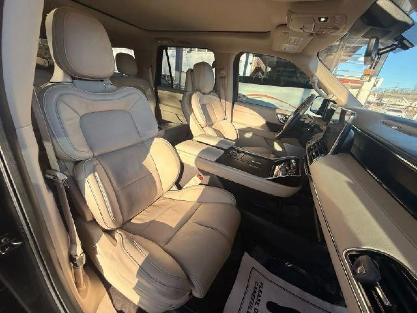Used 2018 Lincoln Navigator L Reserve w/ Technology Package image 26