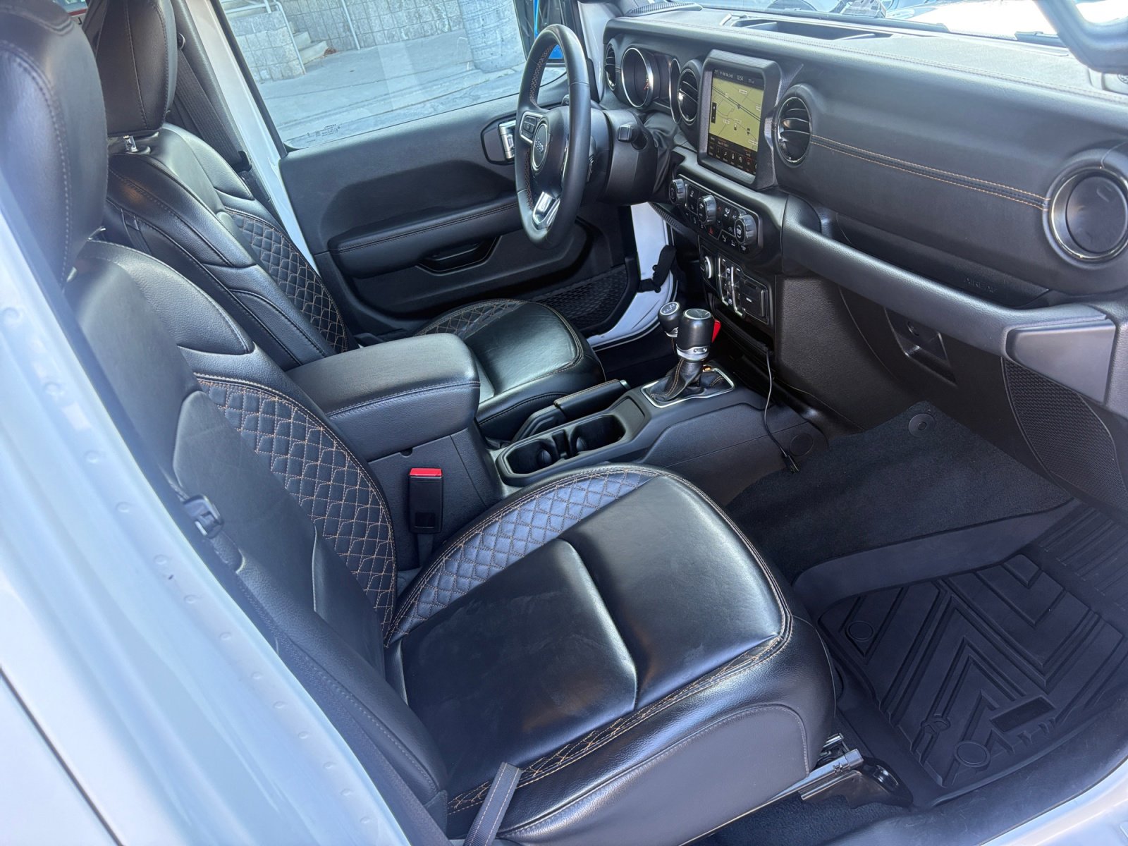 Used 2023 Jeep Gladiator Overland image 30