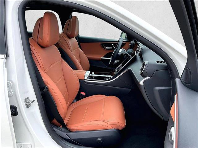 Used 2025 Mercedes-Benz C 300 Sedan image 9