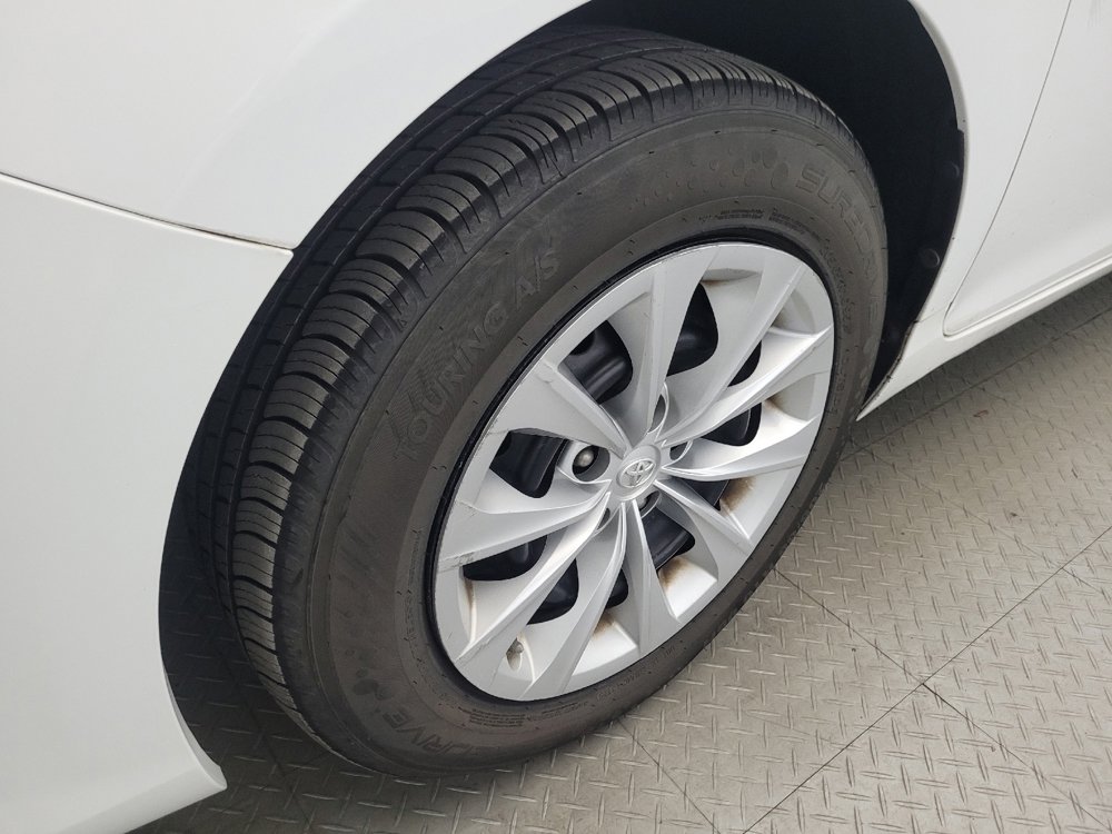 Used 2017 Toyota Camry LE FWD image 31