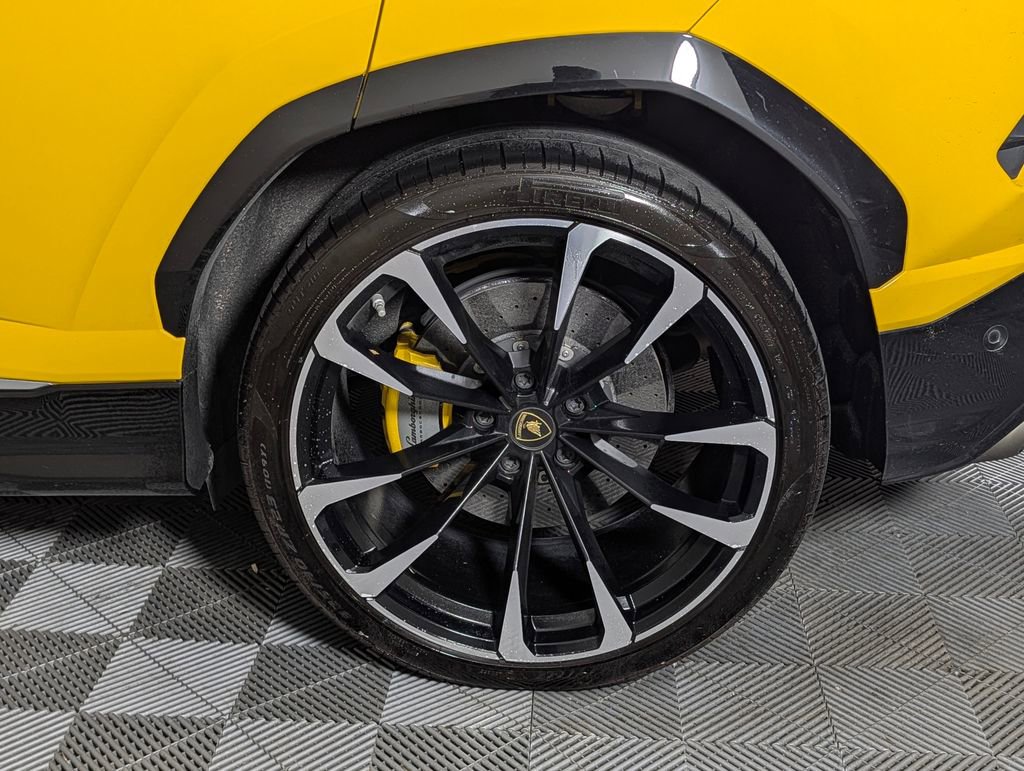 Used 2020 Lamborghini Urus AWD/4WD image 12