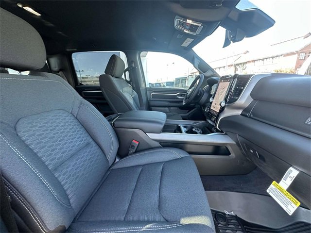 New 2026 RAM 1500 4x4 Crew Cab image 33