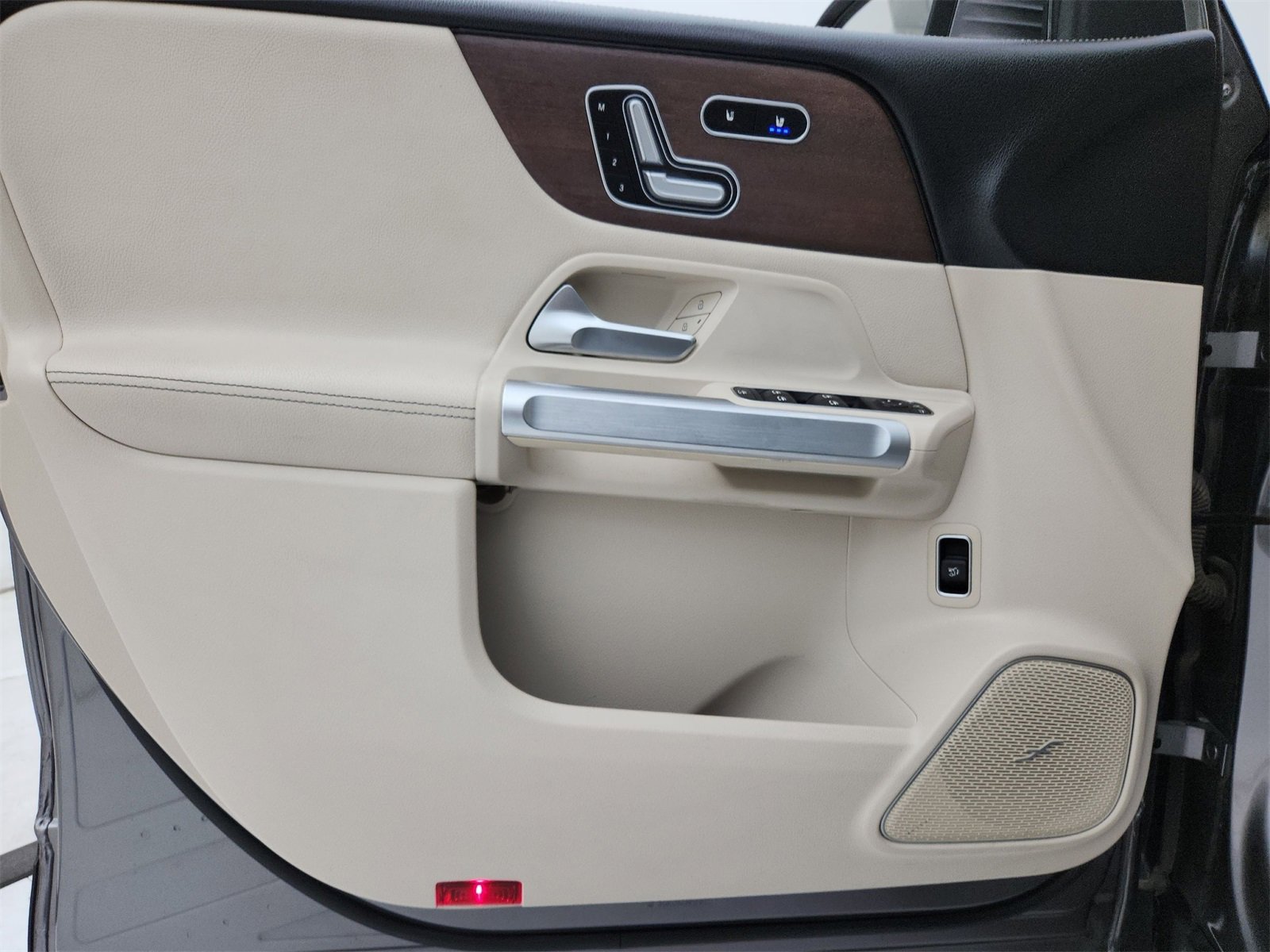 Used 2021 Mercedes-Benz GLB 250 4MATIC image 21