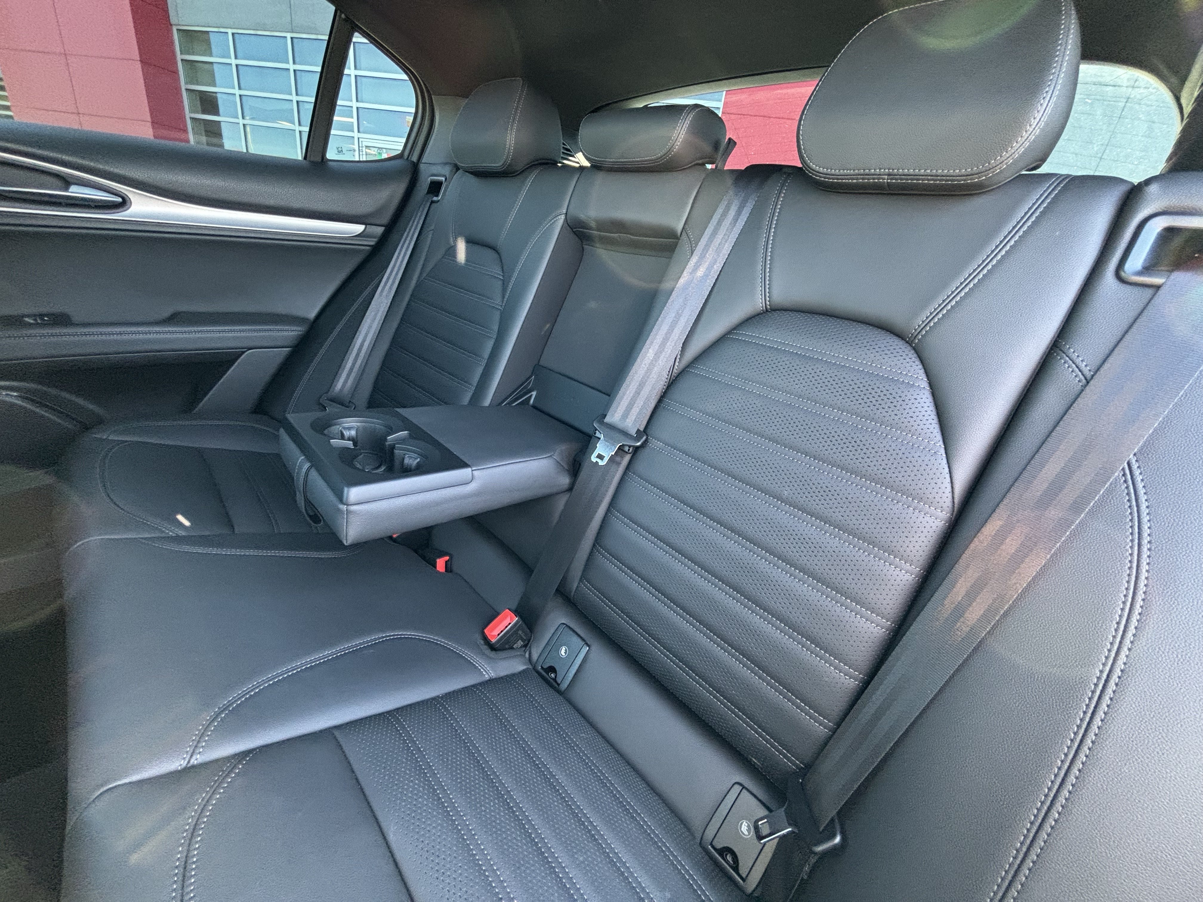 Certified 2024 Alfa Romeo Stelvio Veloce AWD/4WD image 37