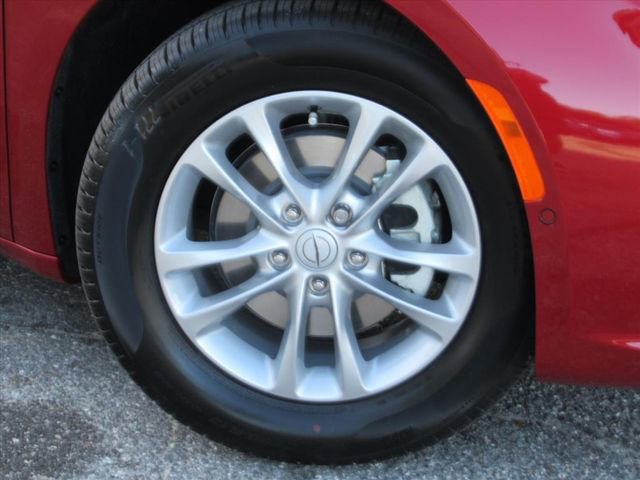 New 2026 Chrysler Pacifica Select FWD image 7