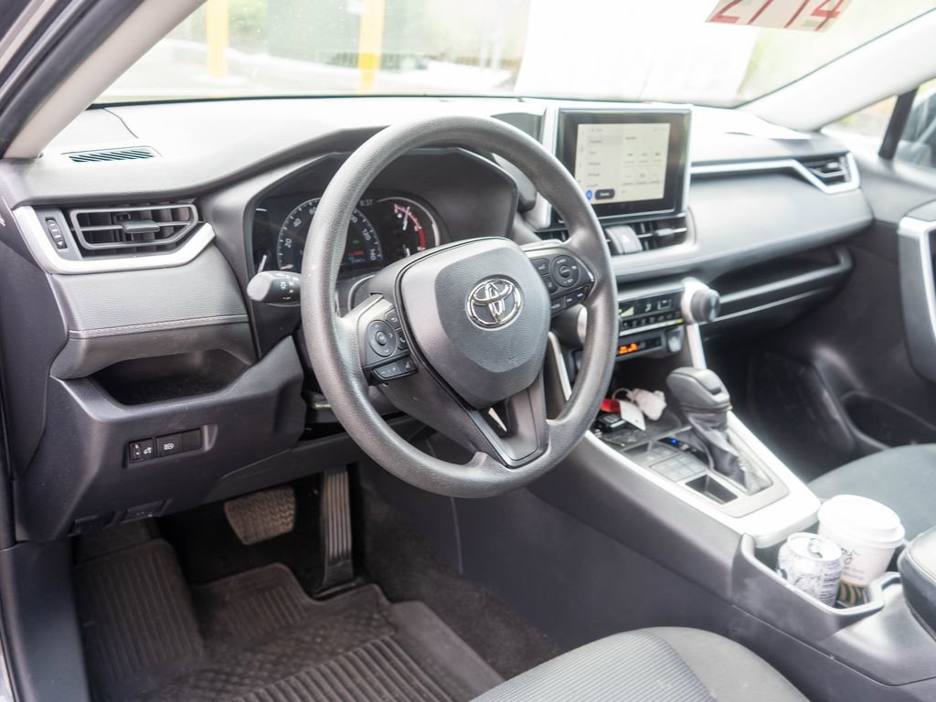 Used 2023 Toyota RAV4 LE AWD/4WD image 15