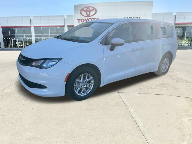 Used 2023 Chrysler Voyager LX FWD image 7