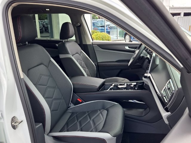 New 2026 Volkswagen Atlas Peak Edition AWD/4WD image 19