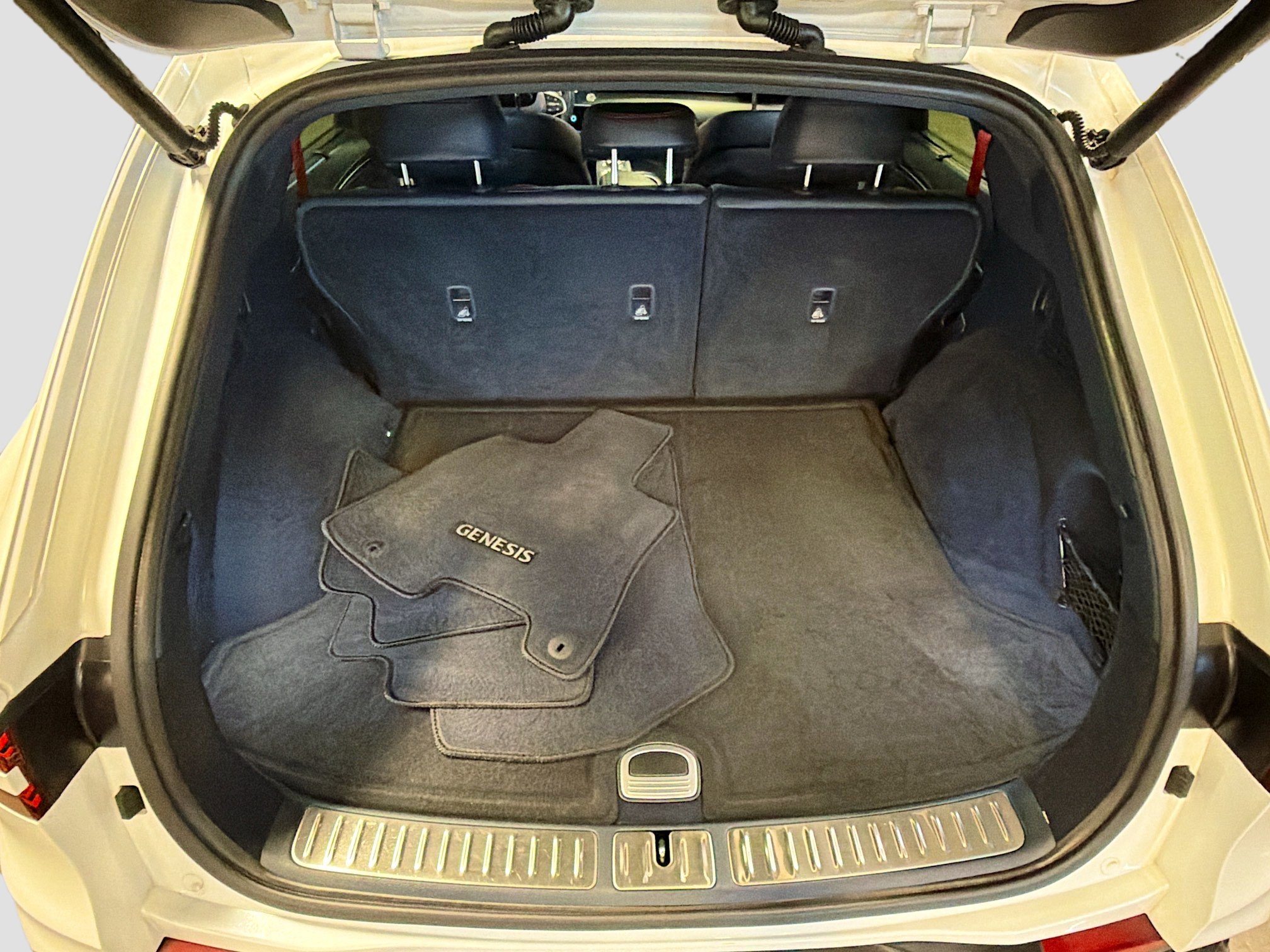 Used 2023 Genesis GV70 2.5T w/ Sport Prestige Package image 30