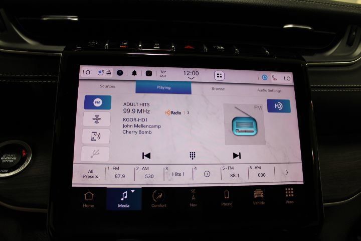 Used 2023 Jeep Grand Cherokee L Limited w/ Luxury Tech Group II AWD/4WD image 3