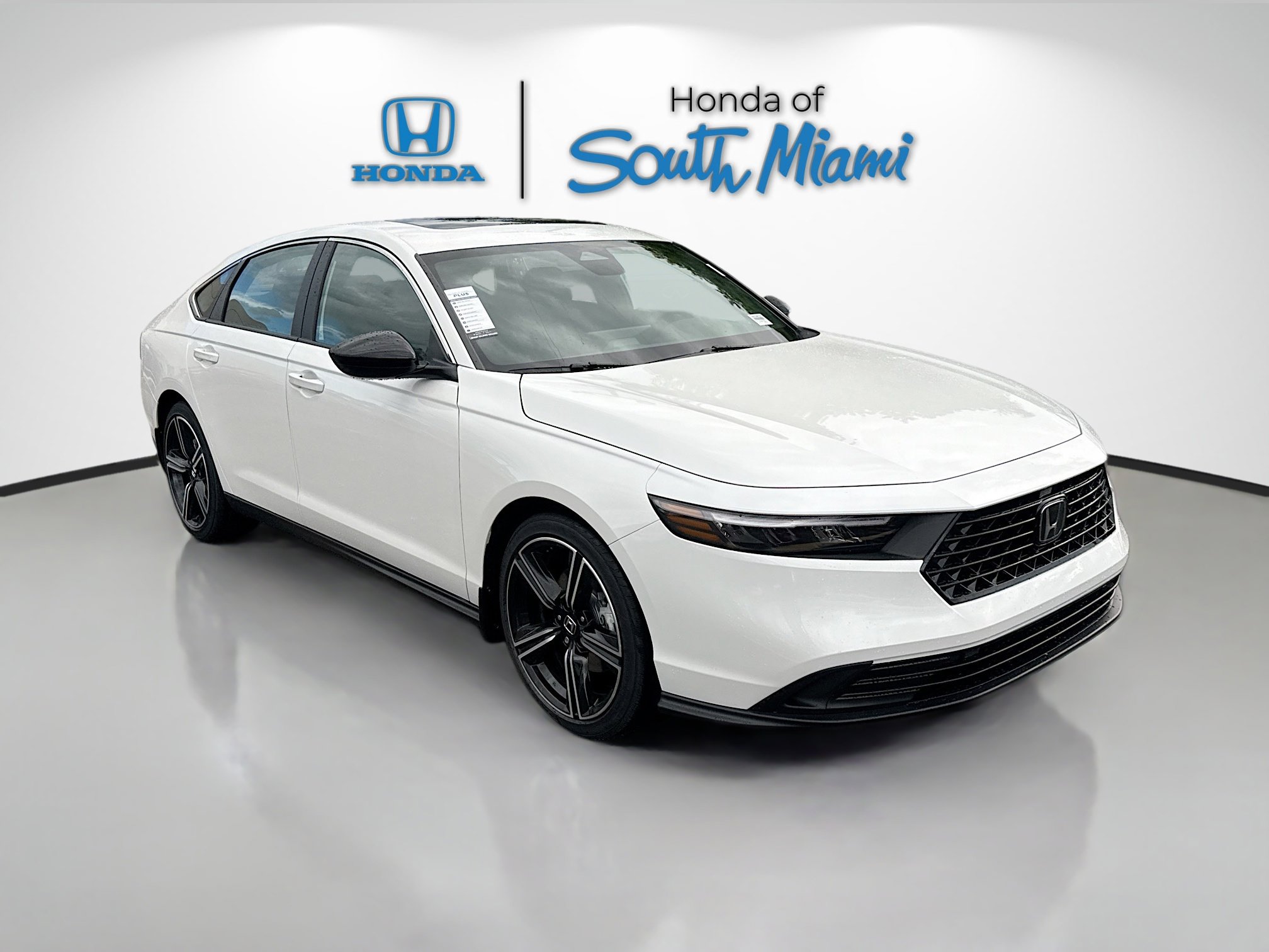 Used 2025 Honda Accord Sport image 1