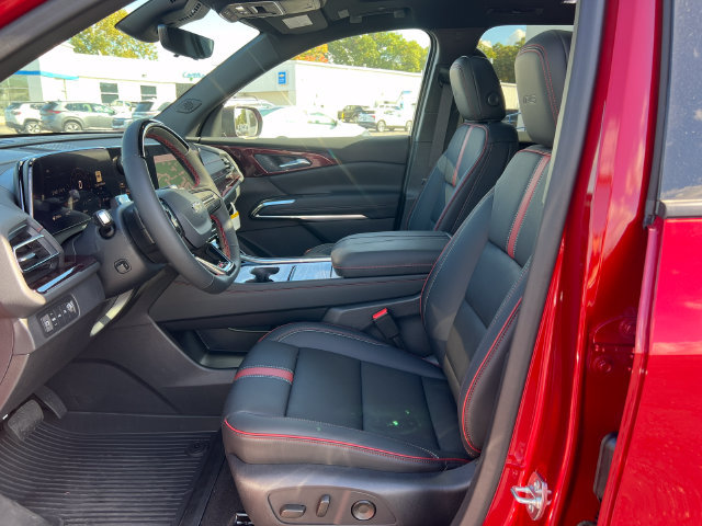 New 2027 Chevrolet Traverse RS w/ LPO, Floor Liner Package AWD/4WD image 4