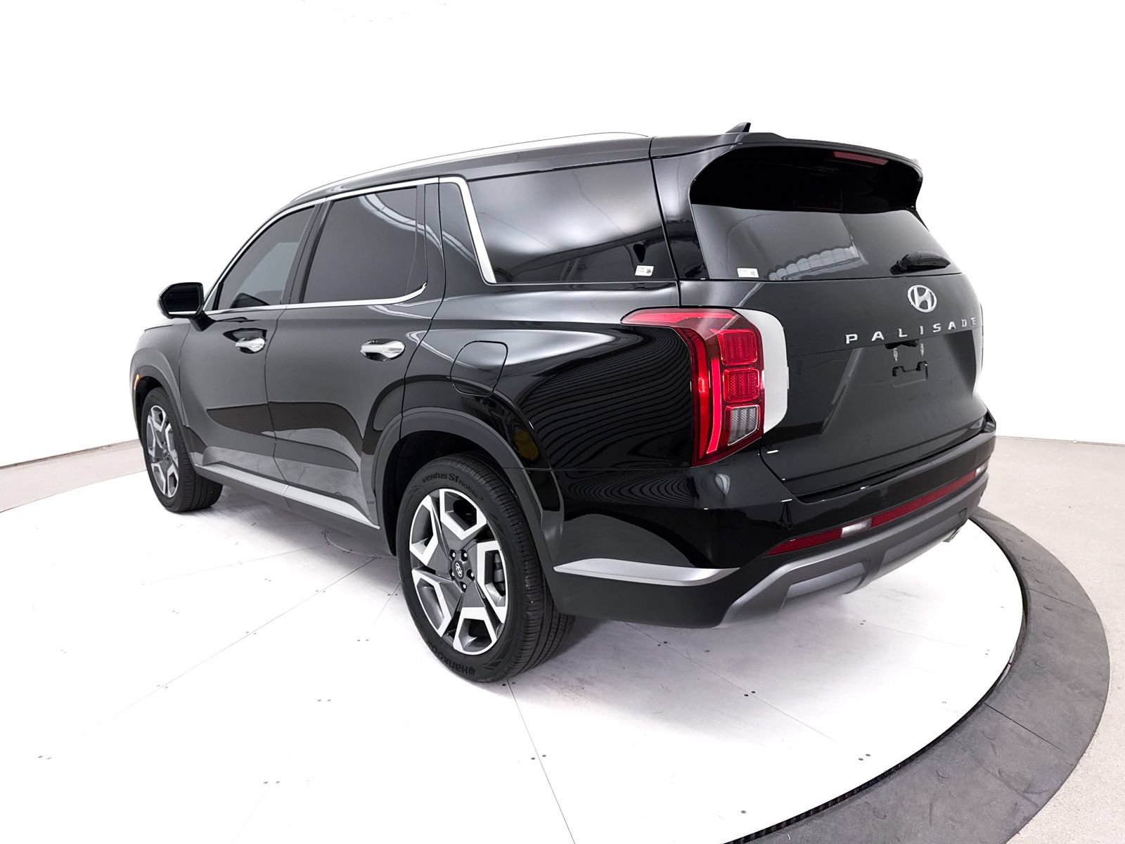Used 2025 Hyundai Palisade SEL FWD image 18