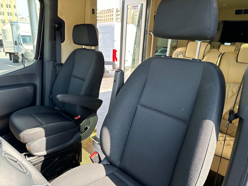 Used 2025 Mercedes-Benz Sprinter 3500 image 16