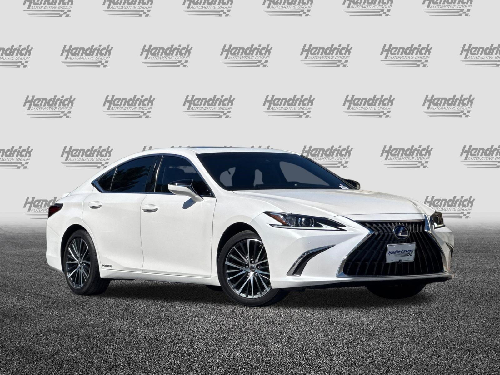 Certified 2022 Lexus ES 300h w/ Premium Package FWD image 2