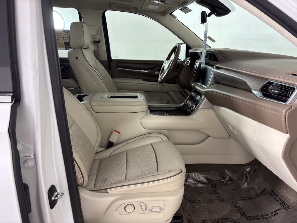 Used 2021 GMC Yukon Denali w/ Denali Premium Package AWD/4WD image 36