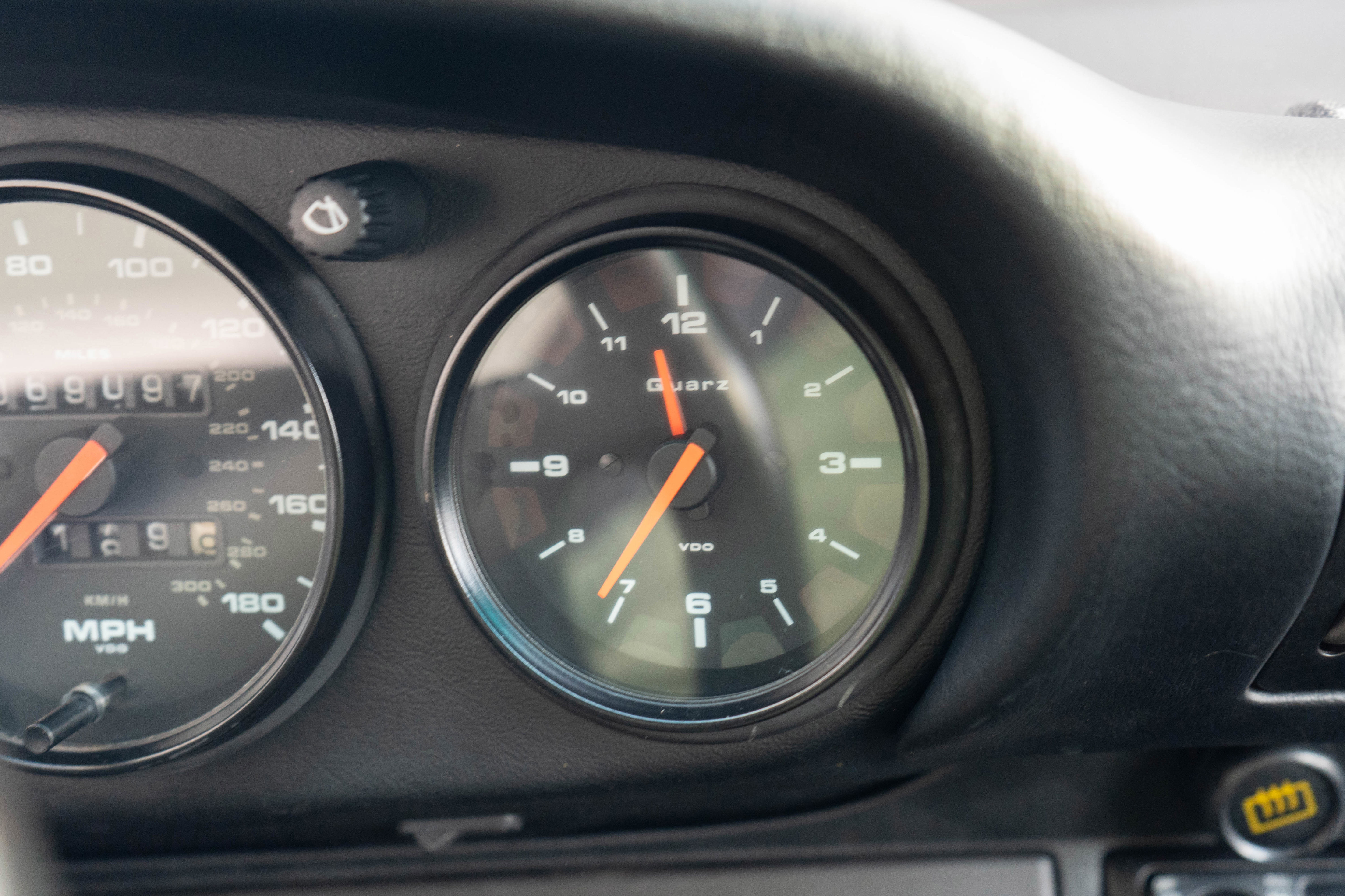 Used 1992 Porsche 911 Carrera RWD image 15