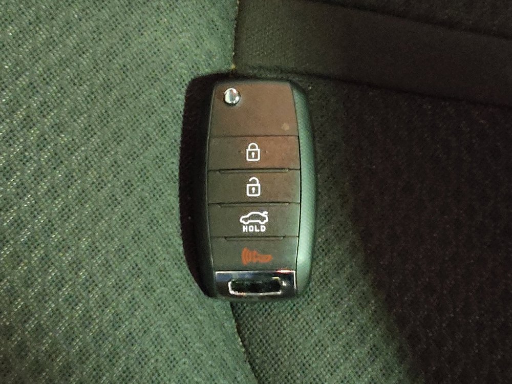 Used 2018 Kia Optima LX w/ 17" Alloy Wheels Package image 32