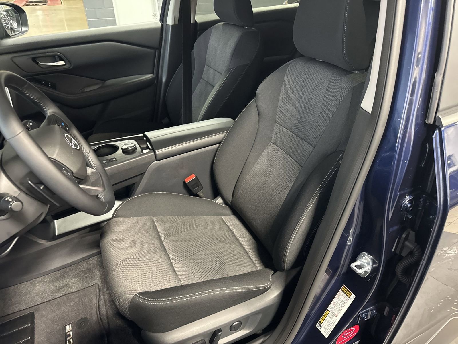 Certified 2026 Nissan Rogue SV image 25