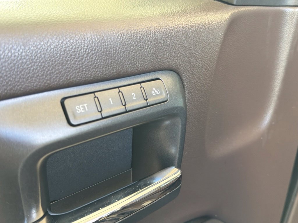 Used 2016 Chevrolet Silverado 1500 High Country w/ High Country Premium Package RWD image 39