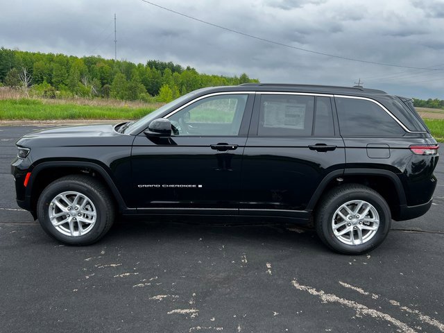 New 2025 Jeep Grand Cherokee Laredo X w/ Luxury Tech Group I image 8