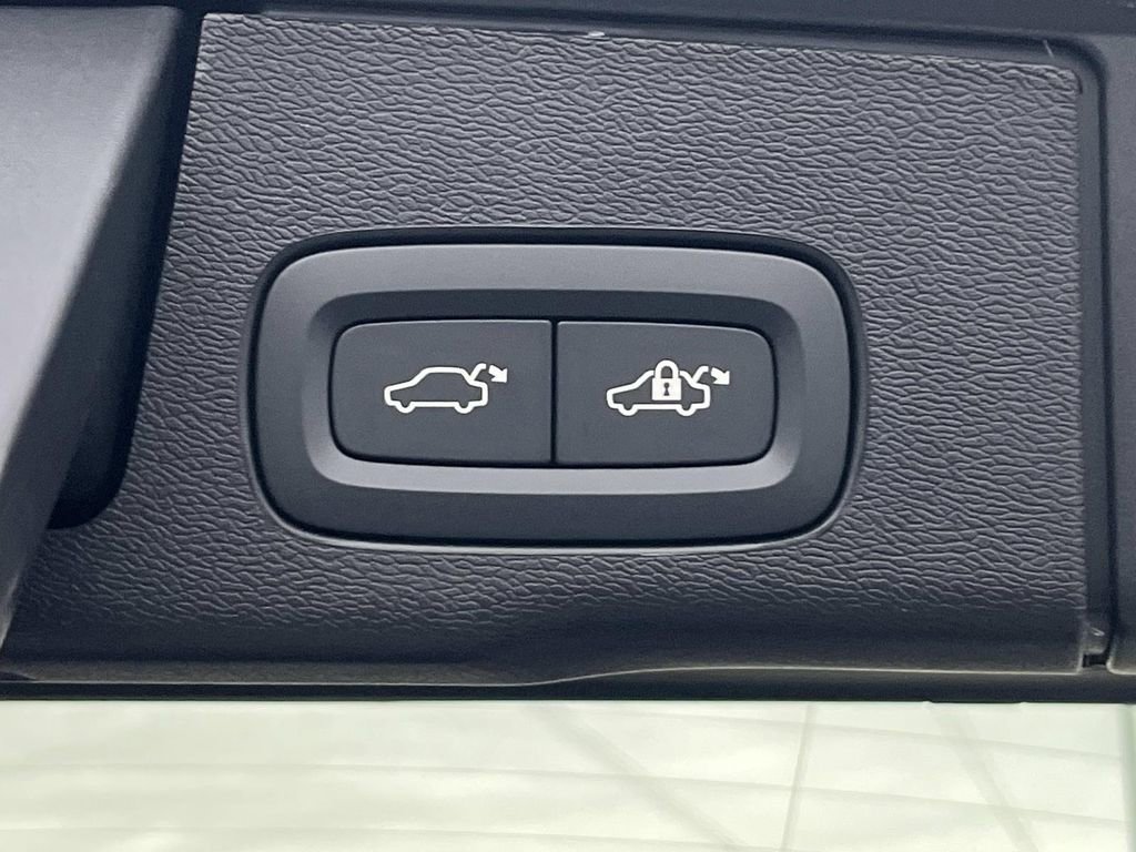 New 2026 Volvo XC60 B5 Plus w/ Protection Package Premier image 13