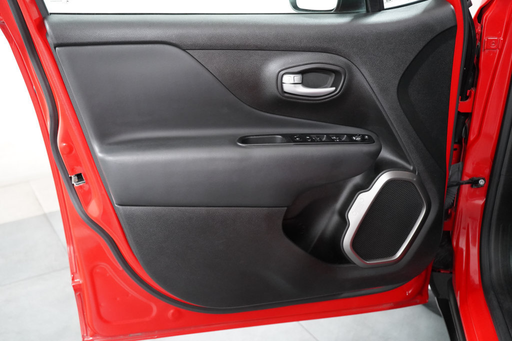 Certified 2023 Jeep Renegade Latitude AWD/4WD image 28