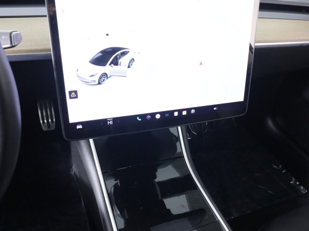 Used 2020 Tesla Model 3 Standard Range Plus image 13