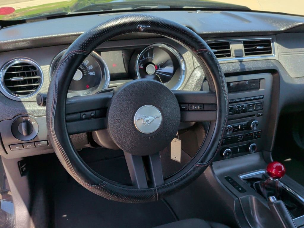 Used 2012 Ford Mustang Coupe RWD image 16