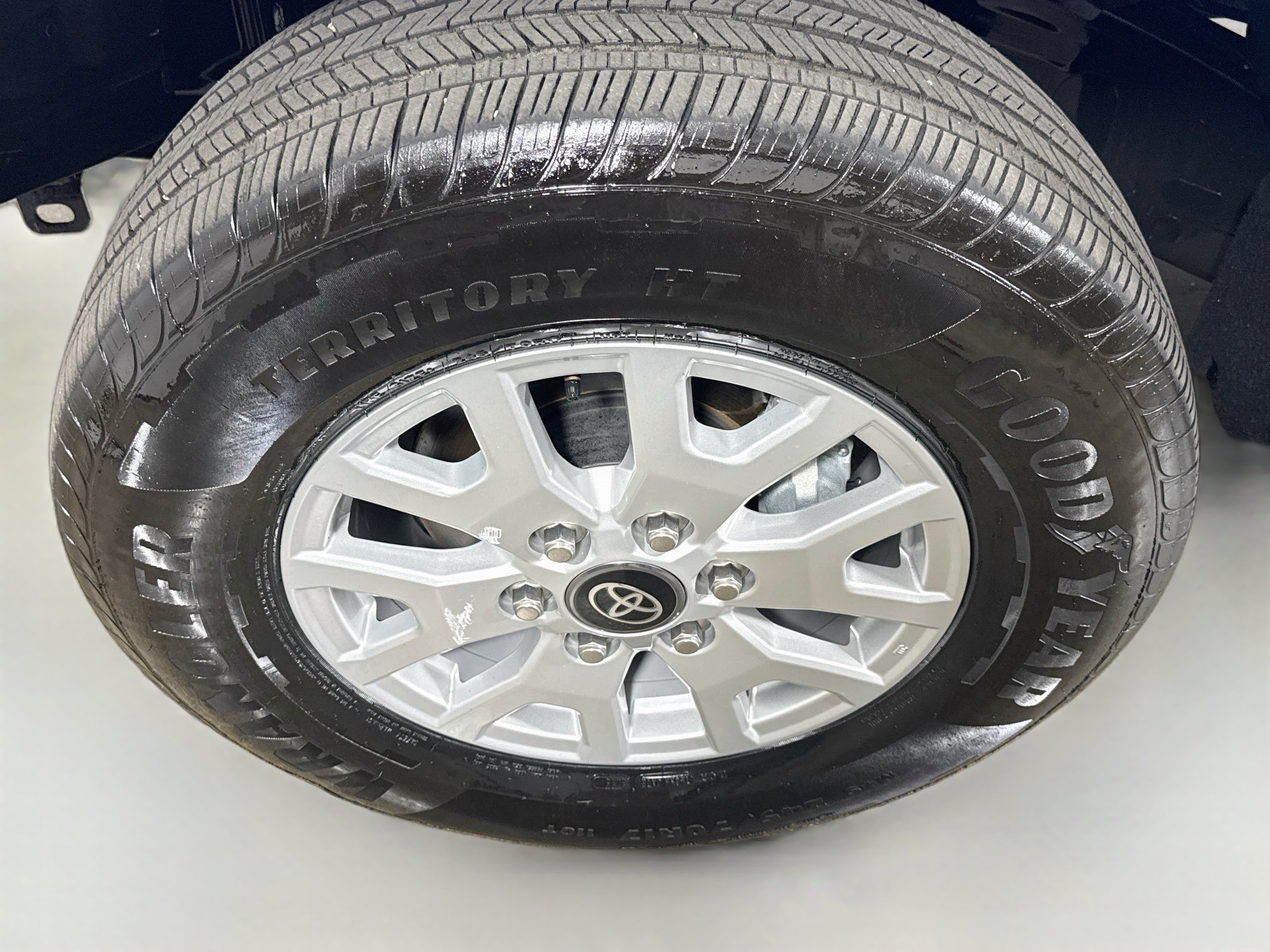 Certified 2025 Toyota Tacoma SR5 AWD/4WD image 29