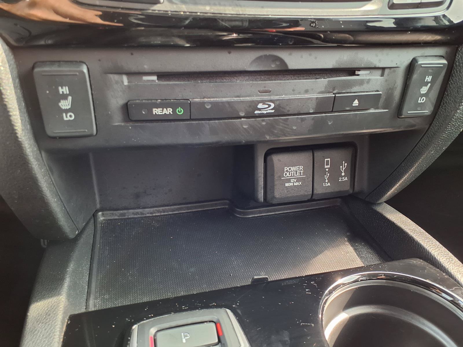 Certified 2017 Honda Pilot Touring image 9