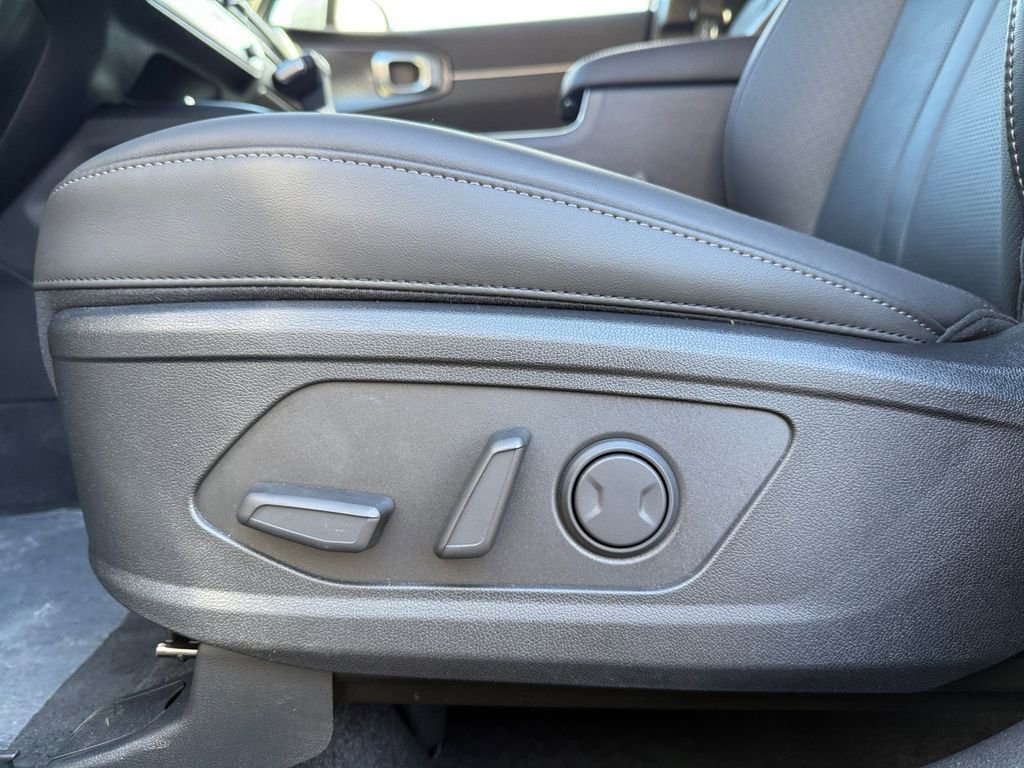 New 2025 Kia Sorento S w/ Panoramic Sunroof Package image 10