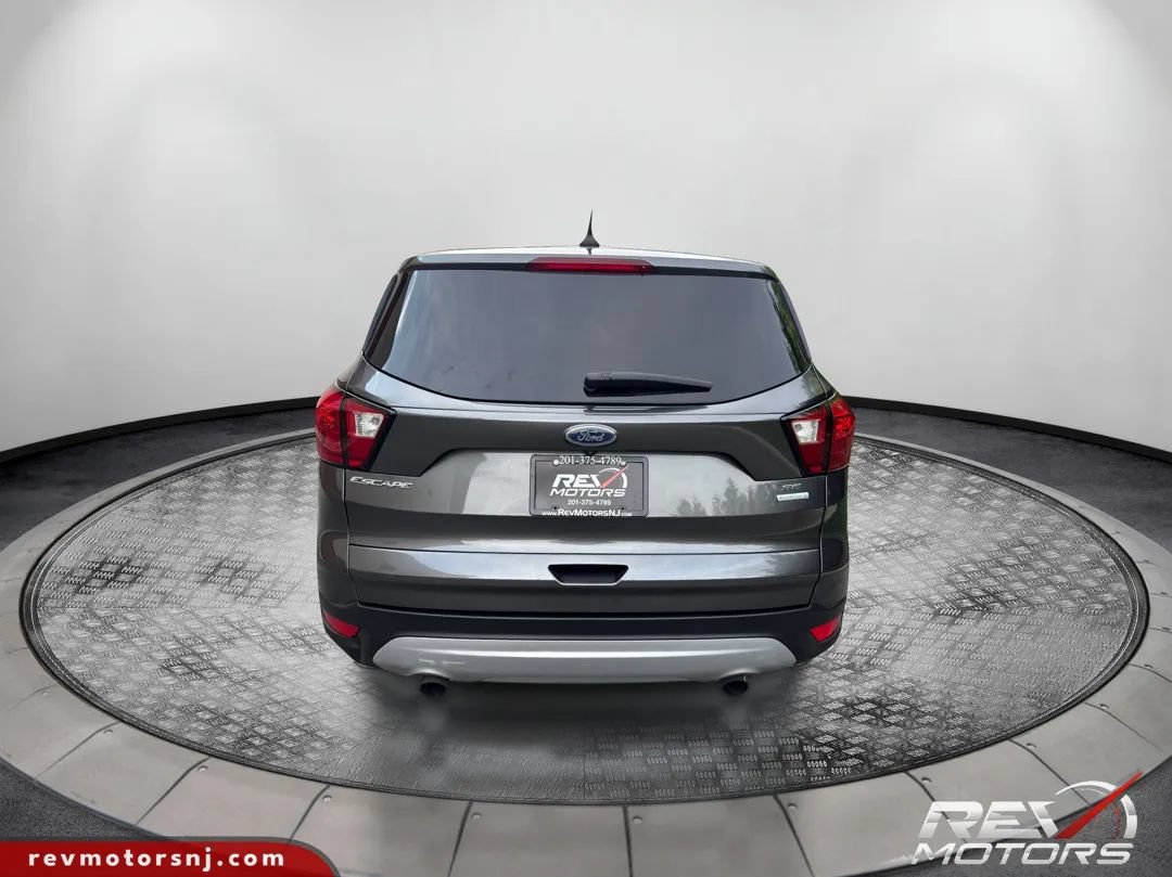 Used 2019 Ford Escape SE FWD image 4