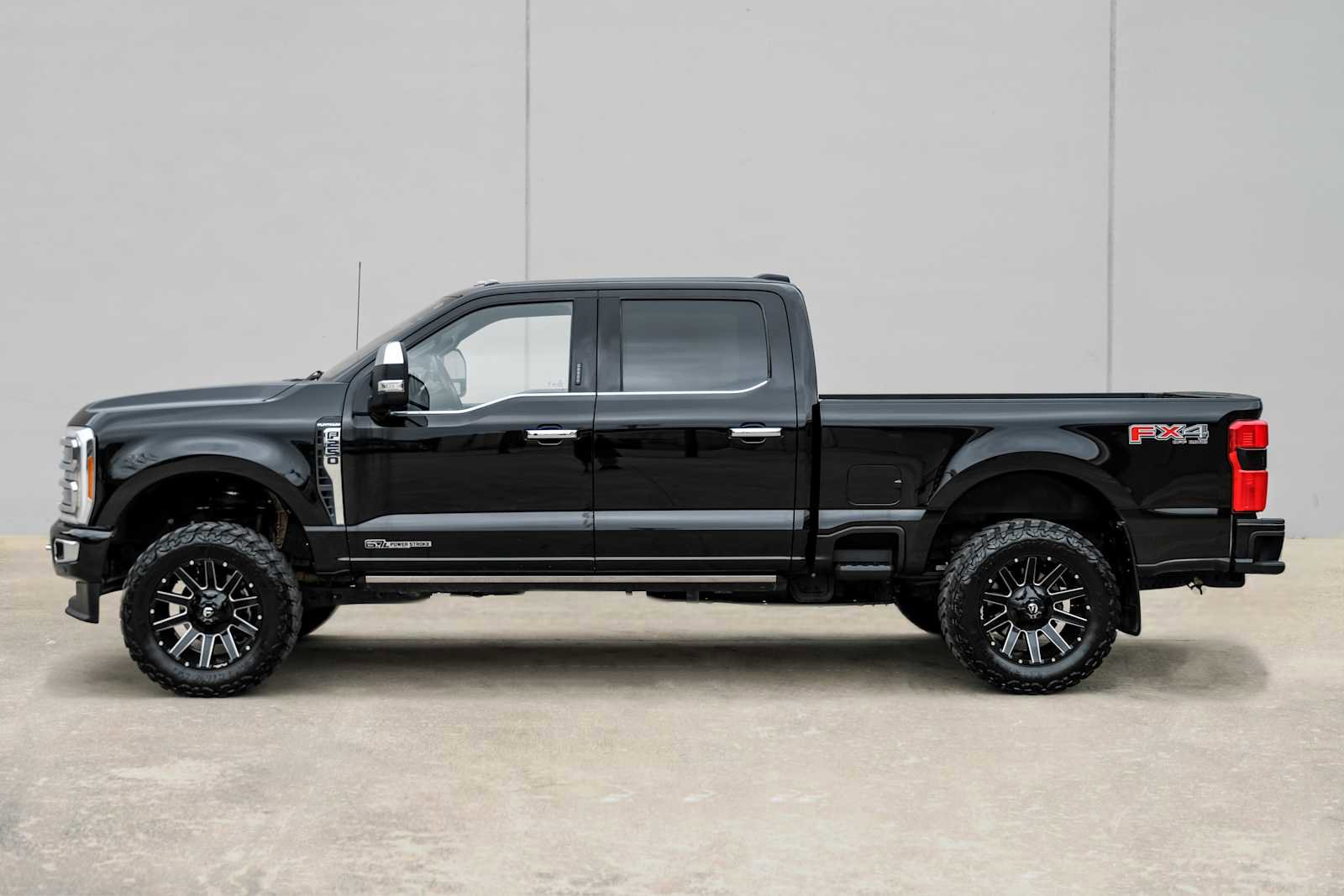 Used 2023 Ford F250 Platinum image 11