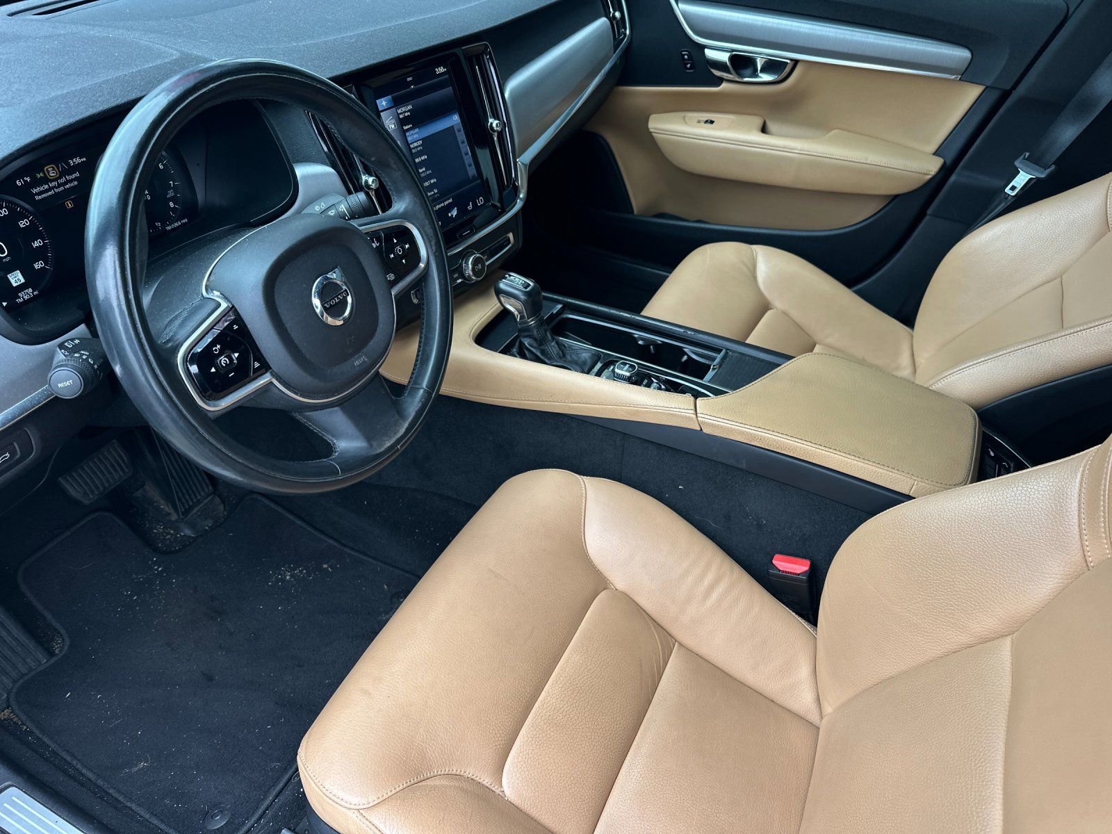 Used 2017 Volvo S90 T6 Momentum w/ Vision Package image 9