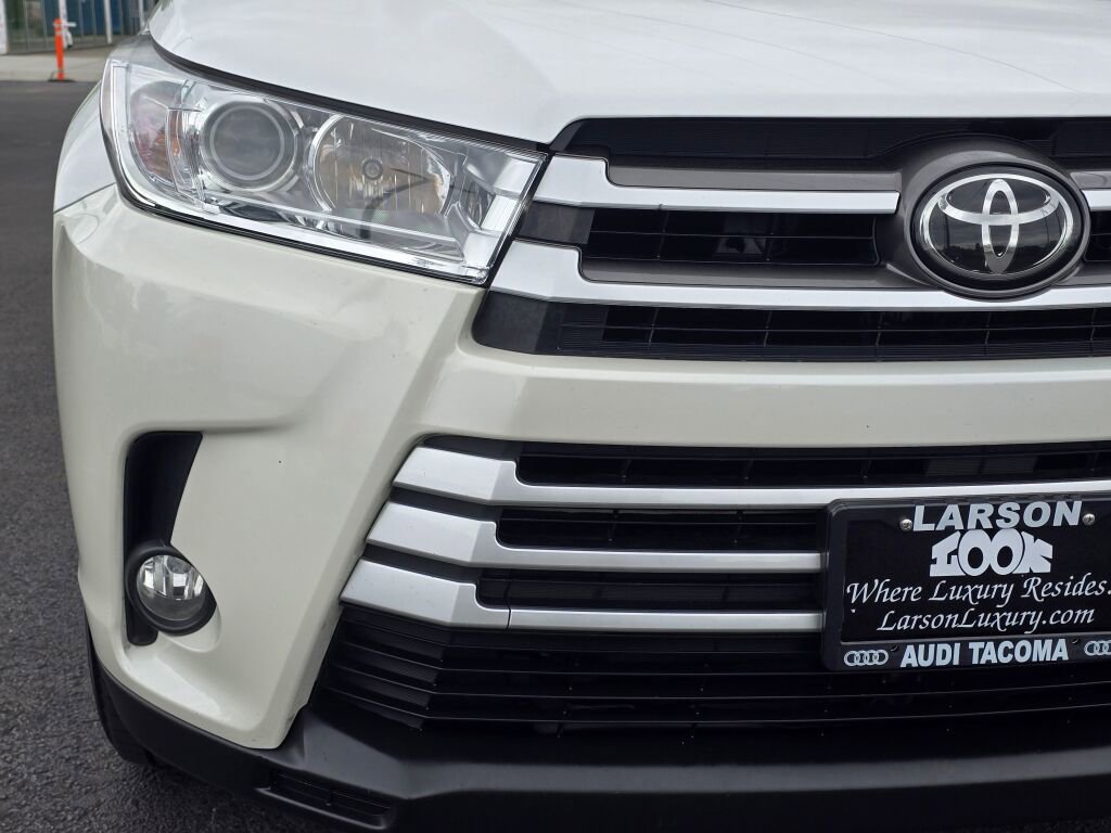 Used 2017 Toyota Highlander XLE AWD/4WD image 33