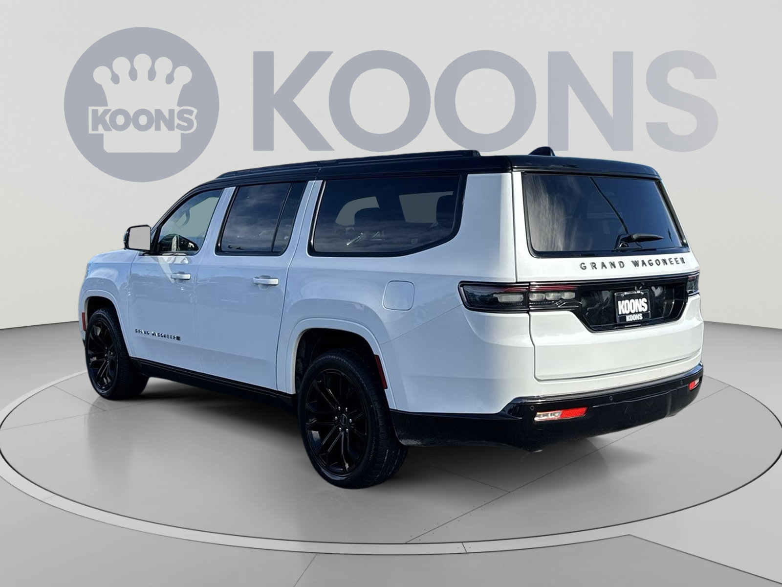 Used 2024 Jeep Grand Wagoneer L Series II w/ Quick Order Packagew 28T AWD/4WD image 8