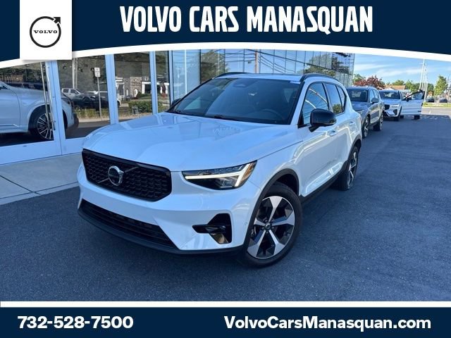 Certified 2025 Volvo XC40 B5 Plus AWD/4WD video 1