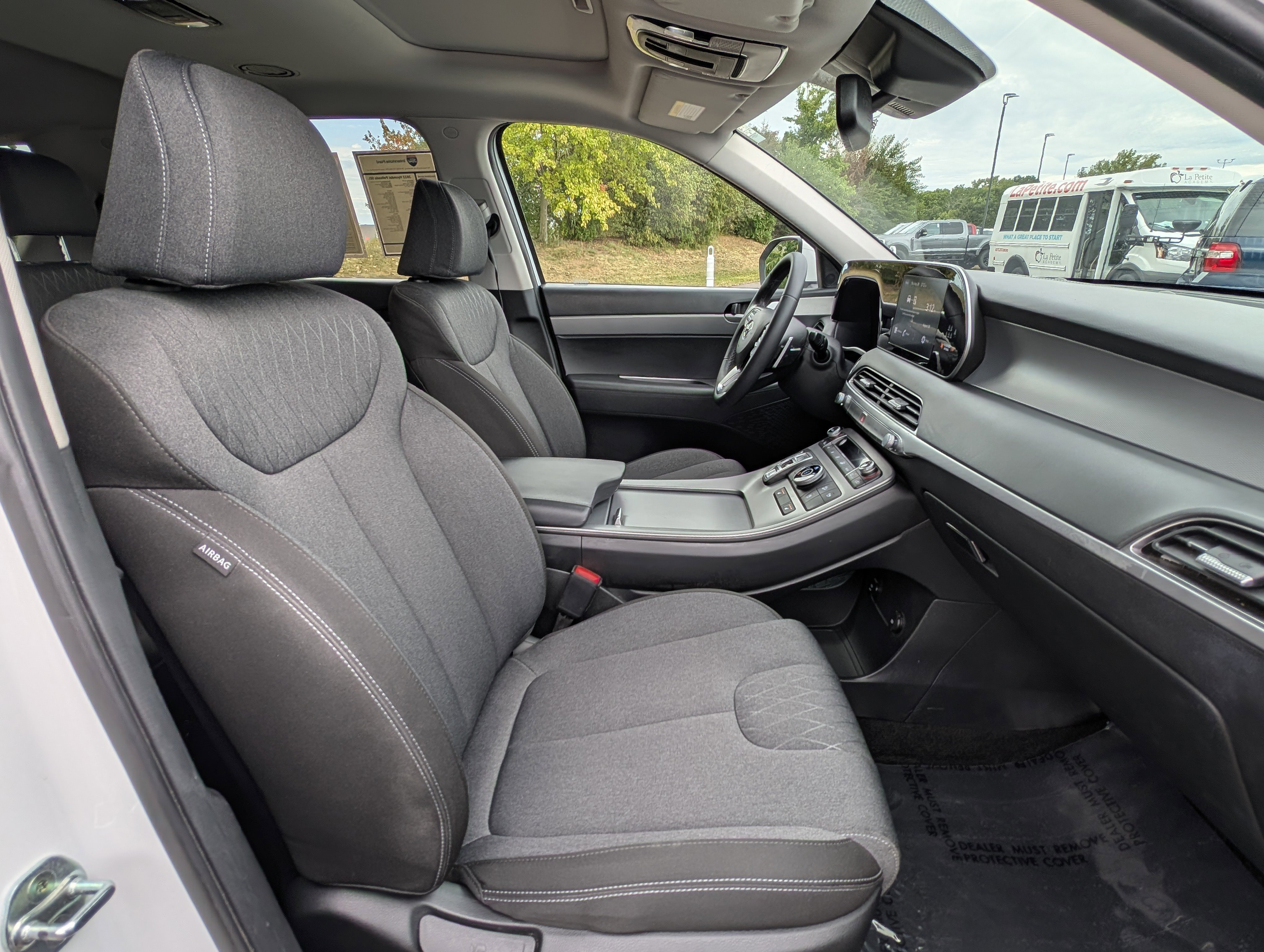 Used 2022 Hyundai Palisade SEL w/ Cargo Package image 12