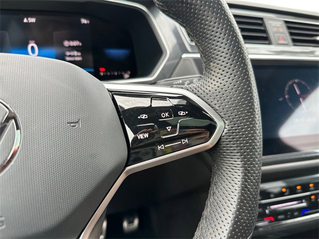 Used 2022 Volkswagen Tiguan SE R-Line image 22