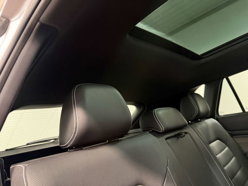 Used 2023 Volkswagen Atlas Cross Sport SEL Premium R-Line image 15