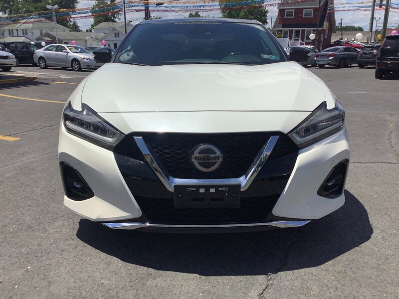 Used 2019 Nissan Maxima SR w/ Premium Package FWD image 2