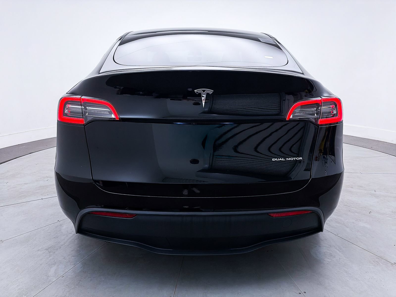 Used 2023 Tesla Model Y Long Range image 14