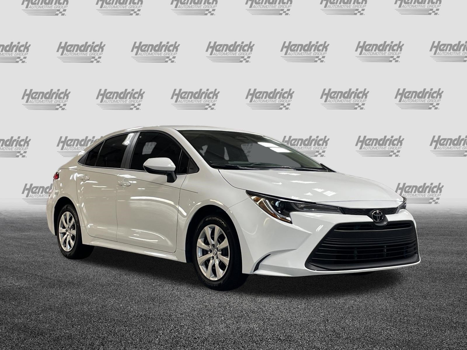 Certified 2025 Toyota Corolla LE FWD image 2