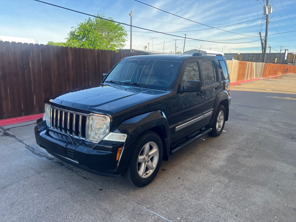 Used 2011 Jeep Liberty Limited w/ Exterior Appearance Group RWD image 3